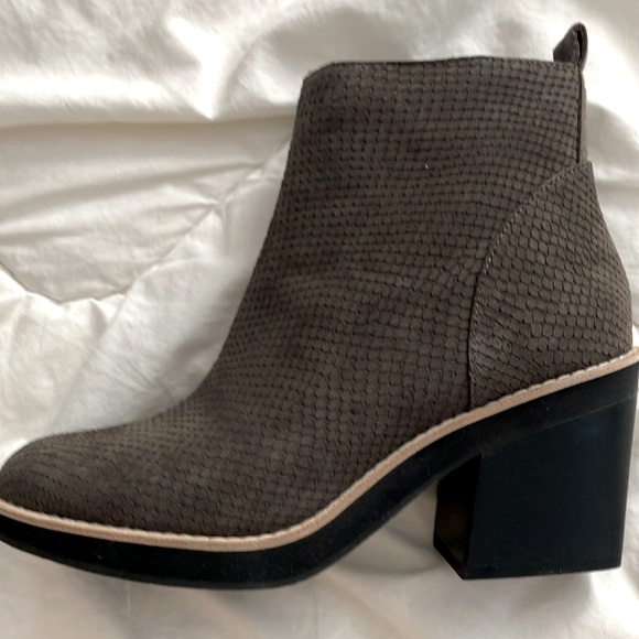 EILEEN FISHER Ozma bootie Size 9.5 - Picture 6 of 8